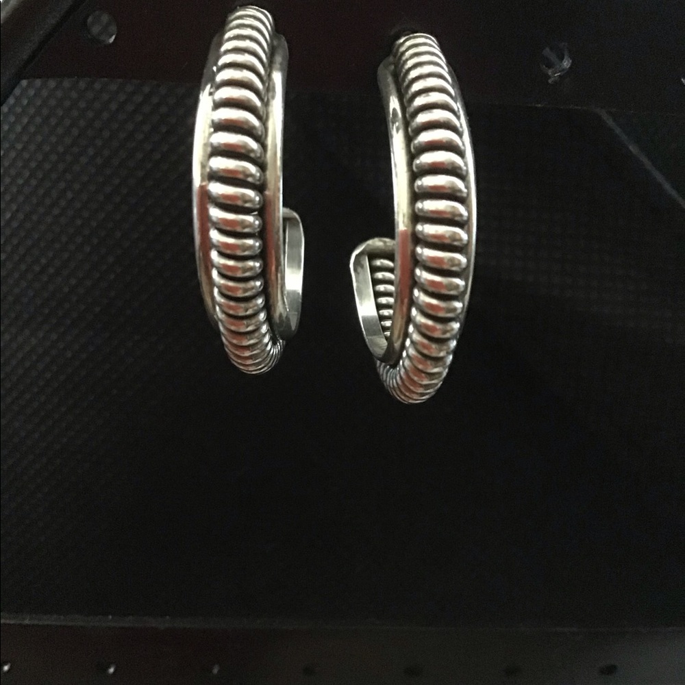 Silver earrings - Picture 2 of 3
